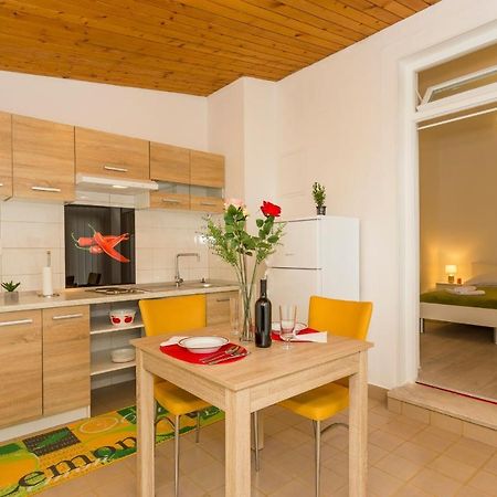 Comfortable Modern Studio With Shaded Patio สปลิท ภายนอก รูปภาพ