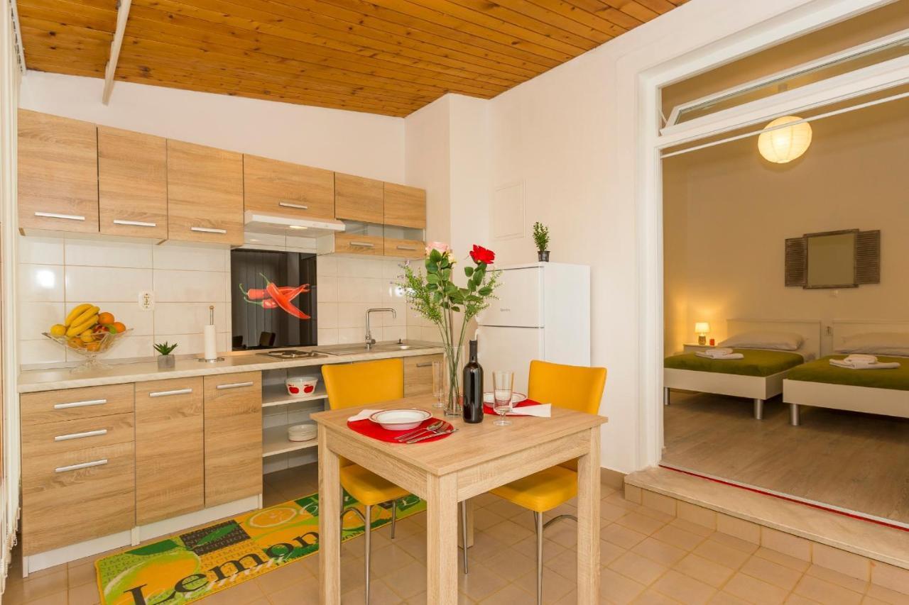 Comfortable Modern Studio With Shaded Patio สปลิท ภายนอก รูปภาพ