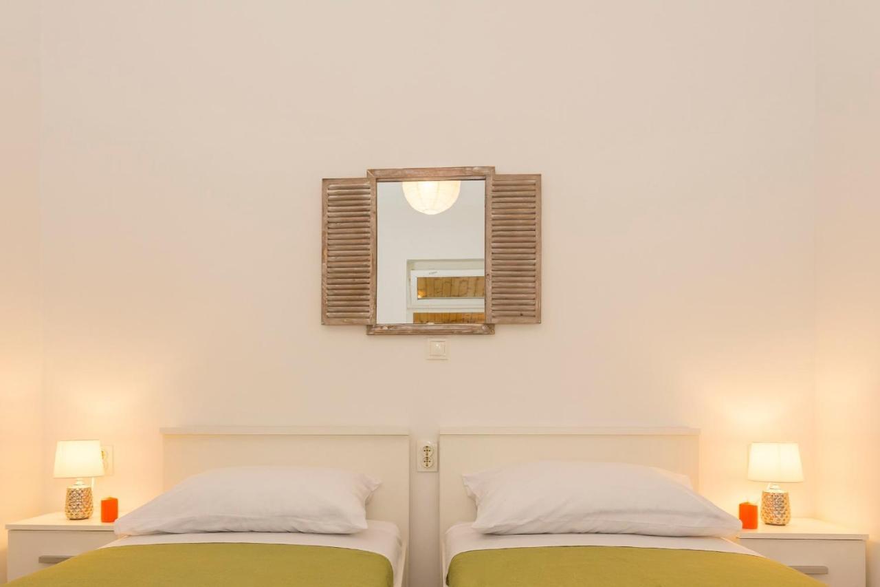 Comfortable Modern Studio With Shaded Patio สปลิท ภายนอก รูปภาพ