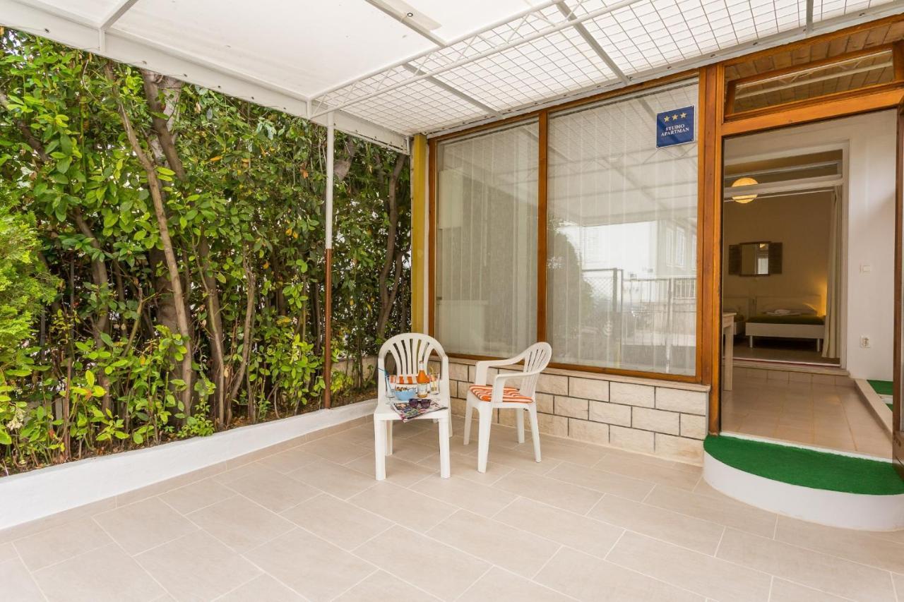 Comfortable Modern Studio With Shaded Patio สปลิท ภายนอก รูปภาพ