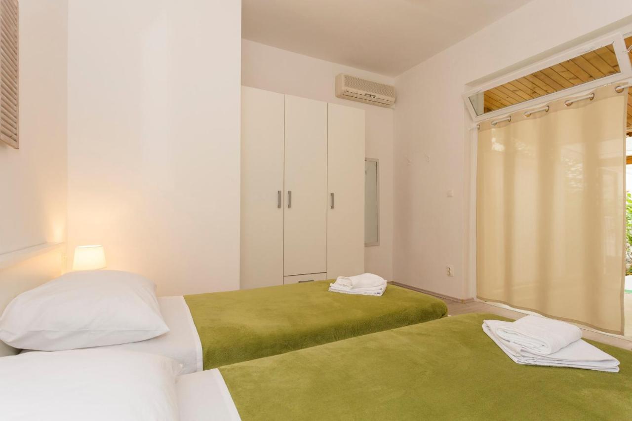 Comfortable Modern Studio With Shaded Patio สปลิท ภายนอก รูปภาพ