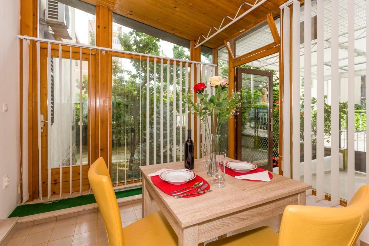 Comfortable Modern Studio With Shaded Patio สปลิท ภายนอก รูปภาพ