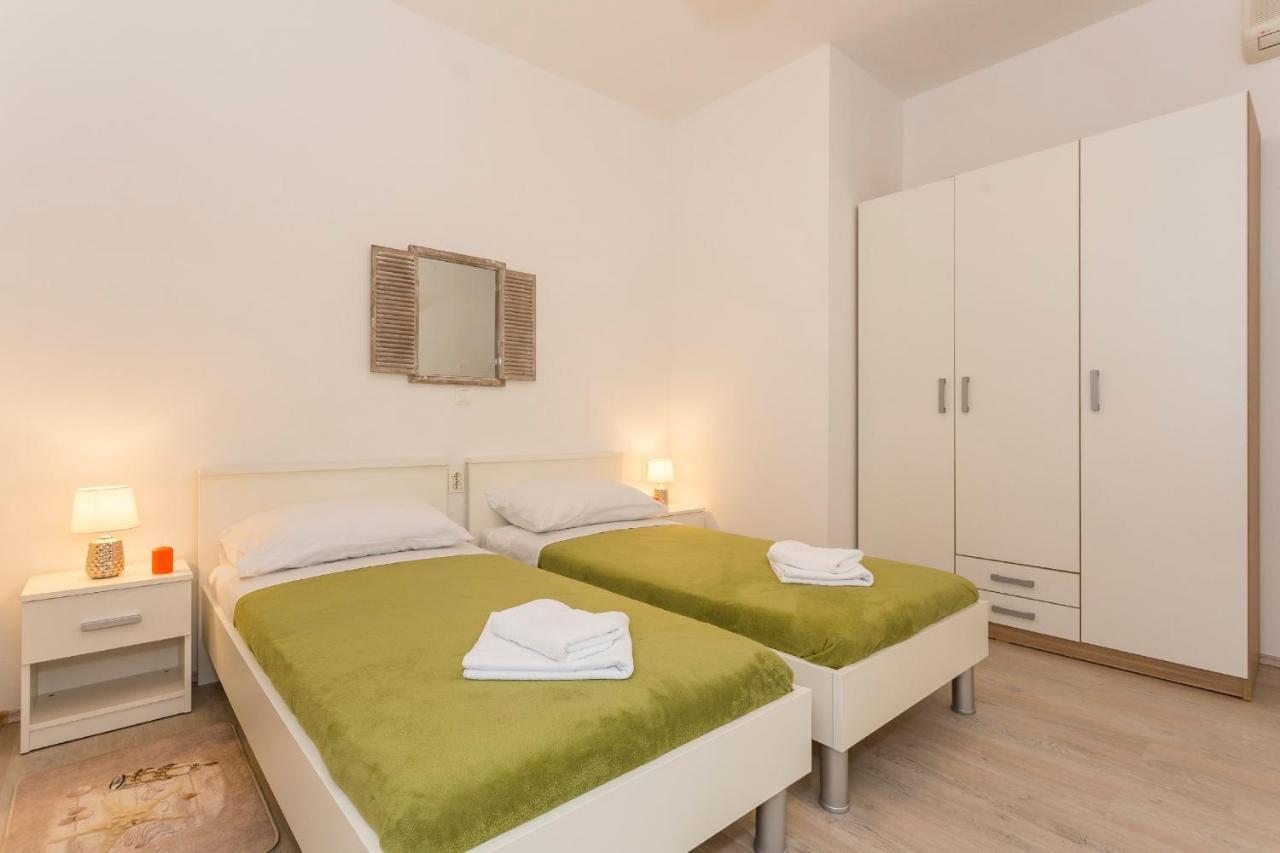 Comfortable Modern Studio With Shaded Patio สปลิท ภายนอก รูปภาพ